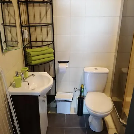25 Hh Studio Apartment *